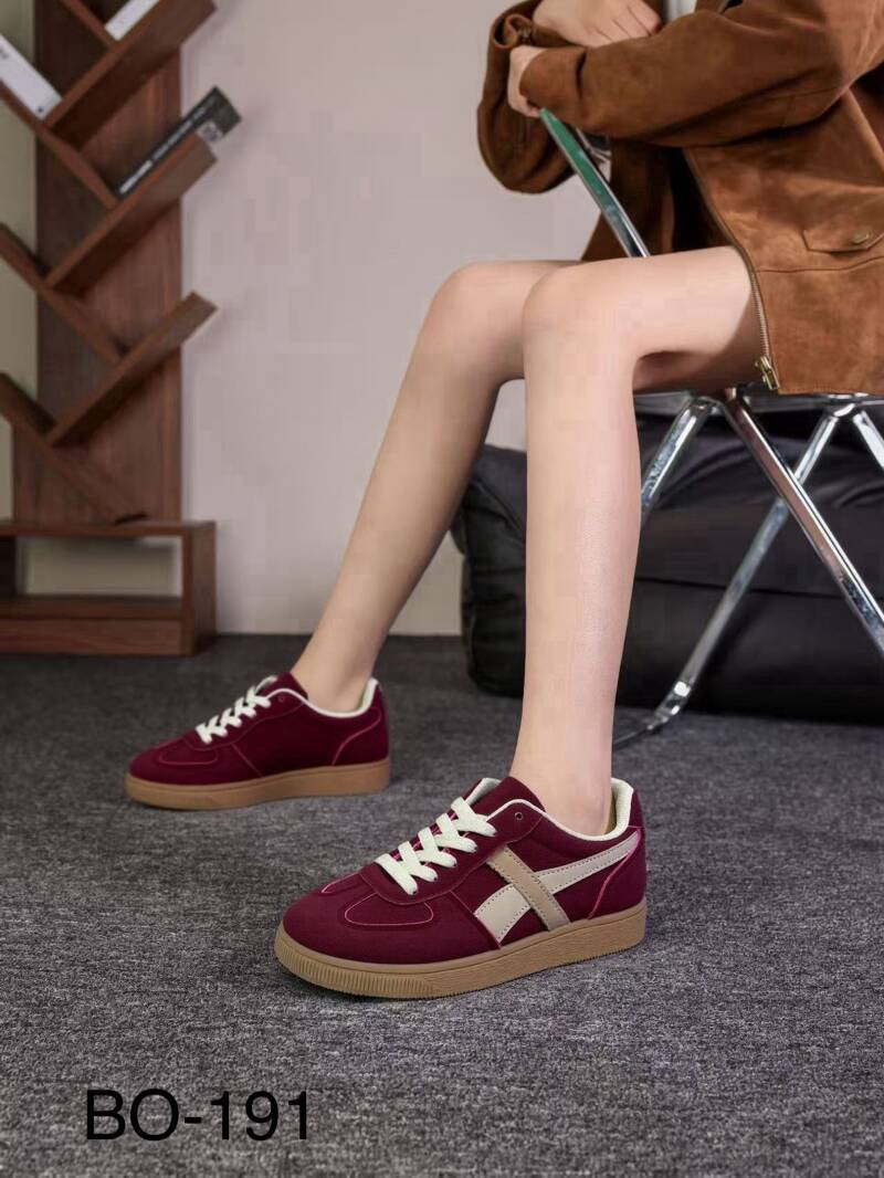 Buty sportowe damskie Roz 36-41/ 12 par